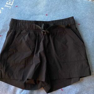Women’s Gapfit shorts size small with adjustable waist.